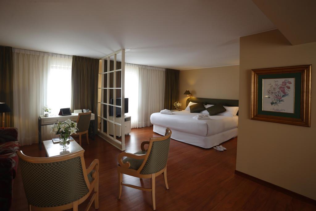 Suites Del Bosque Hotel Lima Exterior photo