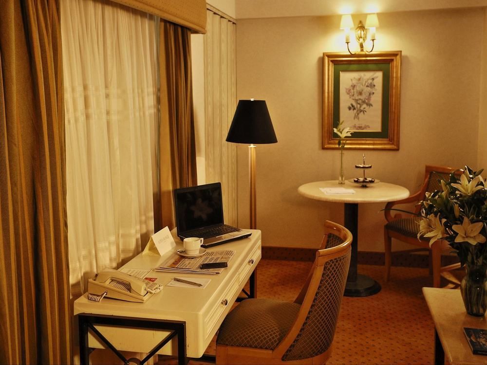 Suites Del Bosque Hotel Lima Exterior photo